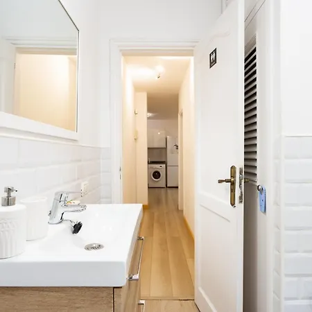 Home2book Beachside Bright Apt, Appartement *